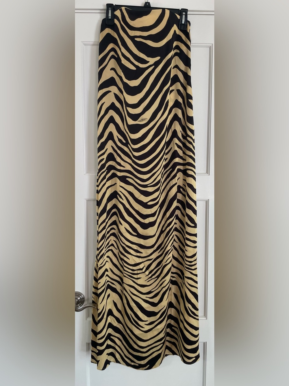 SRG Sloan Silk Dress‎ in Zebra Print - Picture 4 of 9